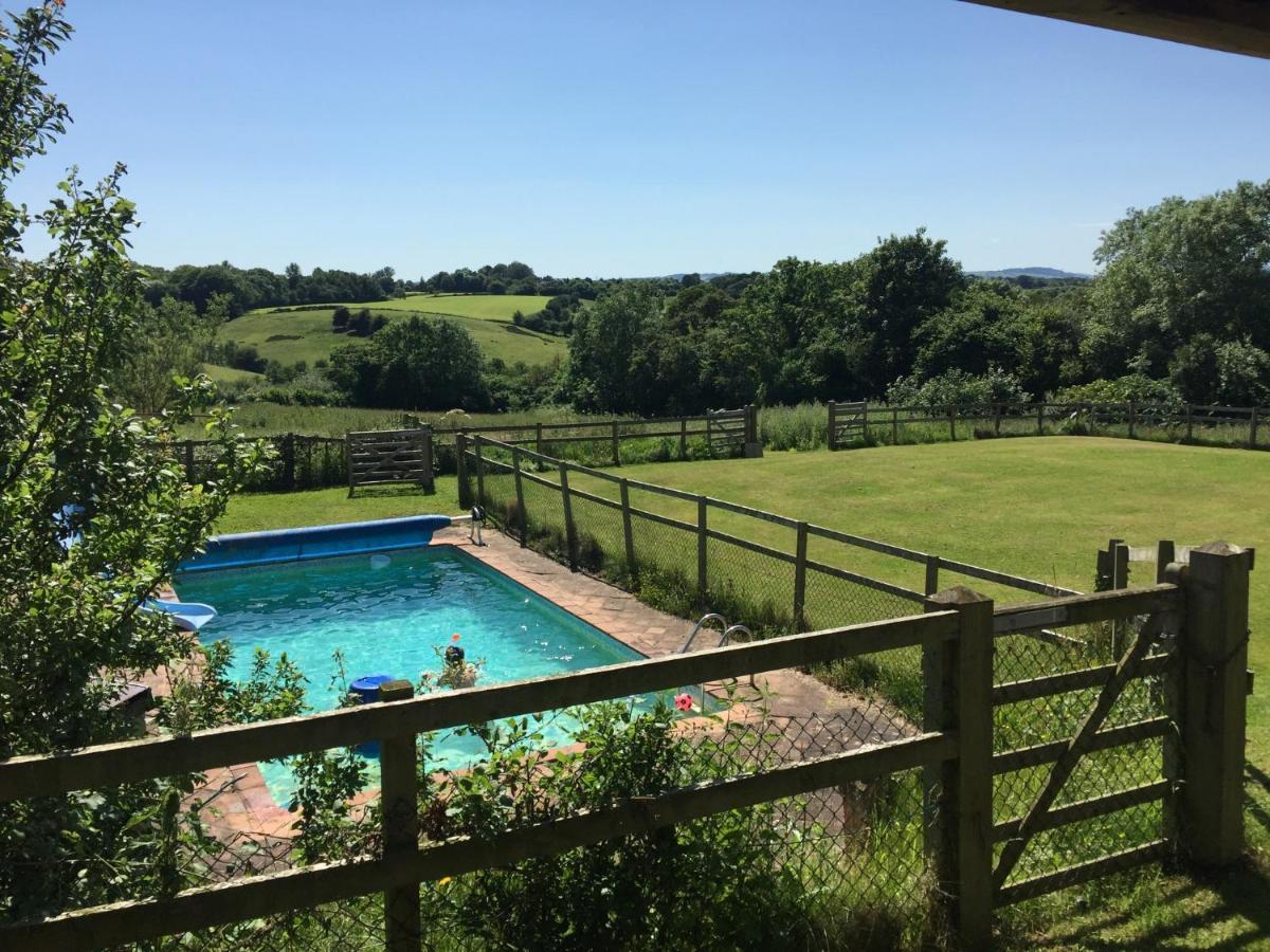 The Dragon's Hut With Seasonal Swimming Pool